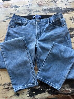 Democracy Women Straight Leg Jeans in Medium Blue